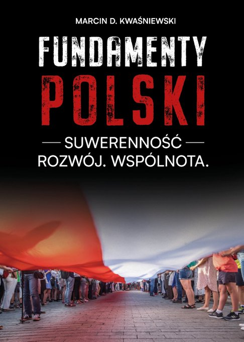WojciechBokina's tweet photo. 14. Marcin D. Kwaśniewski – Fundamenty Polski. Suwerenność, Rozwój, Wspólnota.

1. Bardzo dobra książka, wskazująca nie tylko co było złe w naszej historii, ale i na jakich fundamentach budować. Przy czym @SekretarzXXL  starych wzorców nie krytykuje tylko dla krytykowania, ale w określonym celu:

„Słabość instytucji publicznych i zapóźnienie cywilizacyjne - taka spuścizna nie może być reprodukowana, jako polska tradycja, fatum czy przeznaczenie. Szkodliwych doświadczeń nie warto mitologizować, tylko osądzać ku przestrodze, jako warte pamięci, ale nie upamiętniania. Za tradycję uznać warto tylko to, co służy współczesnej Polsce i przyszłym pokoleniom”.

II Rzeczpospolita

2. Najlepszy według mnie jest rozdział o II Rzeczpospolitej. W końcu rozważania skupiające się na gospodarce II RP, jako bazy siły państwa i armii, a nie kolejne rozważania historyków skupiające się na walce o władzę i który polityk i co powiedział drugiemu. Według Kwaśniewskiego:

„Kiedy w Europie i USA ruszają programy inwestycji publicznych, a w Związku Sowieckim rozpędza pierwsza pięciolatka industrializacji, kolejni polscy ministrowie skarbu kontynuują politykę wyrzeczeń”.

„Po 1931 roku kilkanaście państw, za przykładem Wielkiej Brytanii, zawiesza lub ogranicza powiązanie swych walut ze złotem, świadomie doprowadzając do ich dewaluacji, by ożywiać koniunkturę. Polska pozostaje w bloku gold standard, jako jedyne państwo dłużnicze, brnąc w taktykę schładzania gospodarki, mimo pogłębiania się zarówno recesji, jak i deficytu”.

„Sanacja po dekadzie letargu, rozpoczęła spóźniony zryw w roku 1937, tak samo skazany na porażkę, jak reformatorskie podrygi końca XVIII wieku”.

Polskie elity

3. I jak wielu Kwaśniewski dochodzi do wniosku, że „elity to najsłabsze ogniwo naszej państwowości” a „w logice kompradorskiej fundamentem Polski jest zewnętrzny patron, zatem po wejściu do UE i NATO elity poczuły się zwolnione z budowy fundamentów wewnętrznych, a nawet z namysłu nad ideą, którą Zachód nazywa statecraft”.

4. Jak czytam te słowa to od razu przypomina mi się podobna myśl z przedmowy do polskiego wydania "Analizy systemów-światów" Wallersteina: "Korzyści, jakie czerpią z owych ekspansji klasy rządzące peryferii jedynie utrwalają podrzędny status usytuowanych tam krajów i z reguły nie są w stanie dać impulsu do niezależnej modernizacji. Co gorsza korzyści te utrwalają też kompradorski charakter owych klas, a zatem tożsamość ich klasowych interesów z interesami gospodarczymi centrum systemu".

5. Przy czym jak pokazuje ruch wokół tematu CPK, ale również jakiekolwiek pojawiające się przebiśniegi projektów dopłat dla deweloperów, które gaszone są w zarodku przez obywateli, władza coraz bardziej musi liczyć się z obywatelami. Ten proces w połączeniu dynamiką zmian w obecnych czasach daje dużą szansę, aby w końcu przełamać opisywane przez autora nasze fatum, że: „polskie elity i Naród to od dawna dwa odrębne światy”.
#readlist2026pl