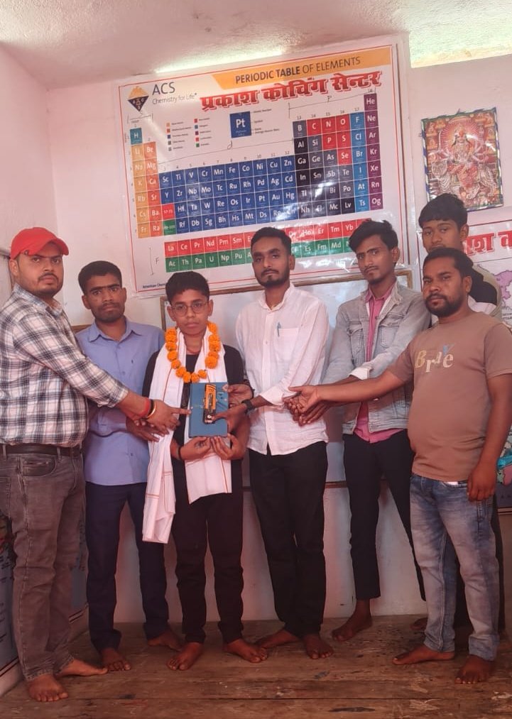 ActivistSantosh's tweet photo. JNV Selection Test- 2026

जारी परीक्षा परिणाम के अनुसार, पीयूष कुमार (पुत्र श्री ब्रजेश शर्मा) ने कुल 100 अंकों की परीक्षा में से 97.50अंक प्राप्त किए हैं। 

Mental Ability और 'भाषा' खंड में प्रदर्शन रहा, जहाँ उन्होंने 100% (शत-प्रतिशत) अंक प्राप्त किए। 

अंकगणित में भी उन्होंने 22.50 अंक हासिल कर अपनी पकड़ मजबूत साबित की।

ओवरऑल मेरिट सूची में उनकी 24वीं रैंक उनकी कड़ी मेहनत को दर्शाती है।

विश्वकर्मा समाज को अपने बच्चों के शिक्षा कमाई का बड़ा हिस्सा इन्वेस्टमेंट करना चाहिए वही मुक्ति का रास्ता है।

पीयूष जैसे बच्चे पूरे समाज, राज्य, देश सभी का नाम रौशन करेगा आगे चलकर यही आशा है।

#JNV