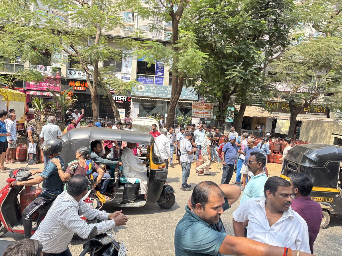 Roopesh Dhanawade™️ tweet media