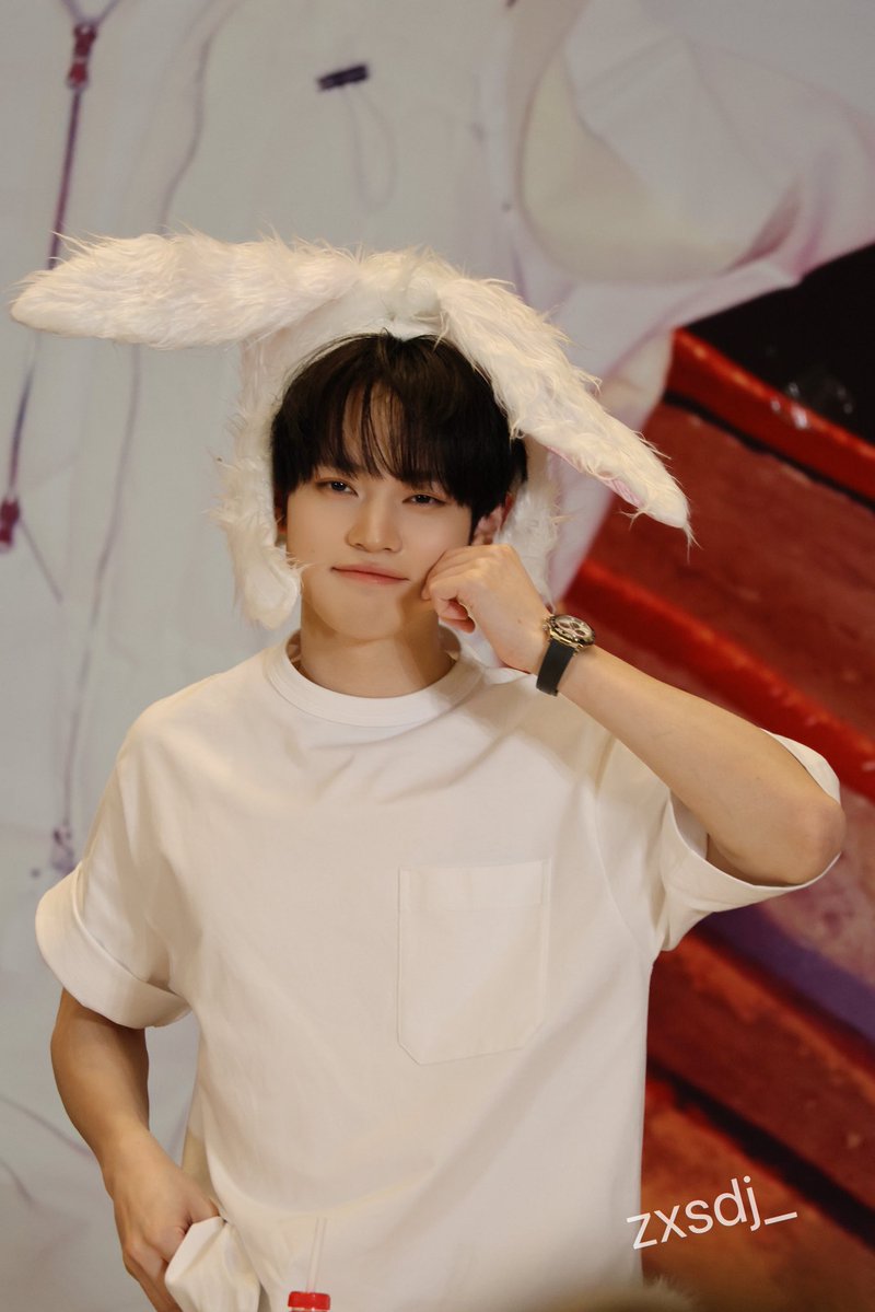 너무귀여운거같애 너,,,,,,