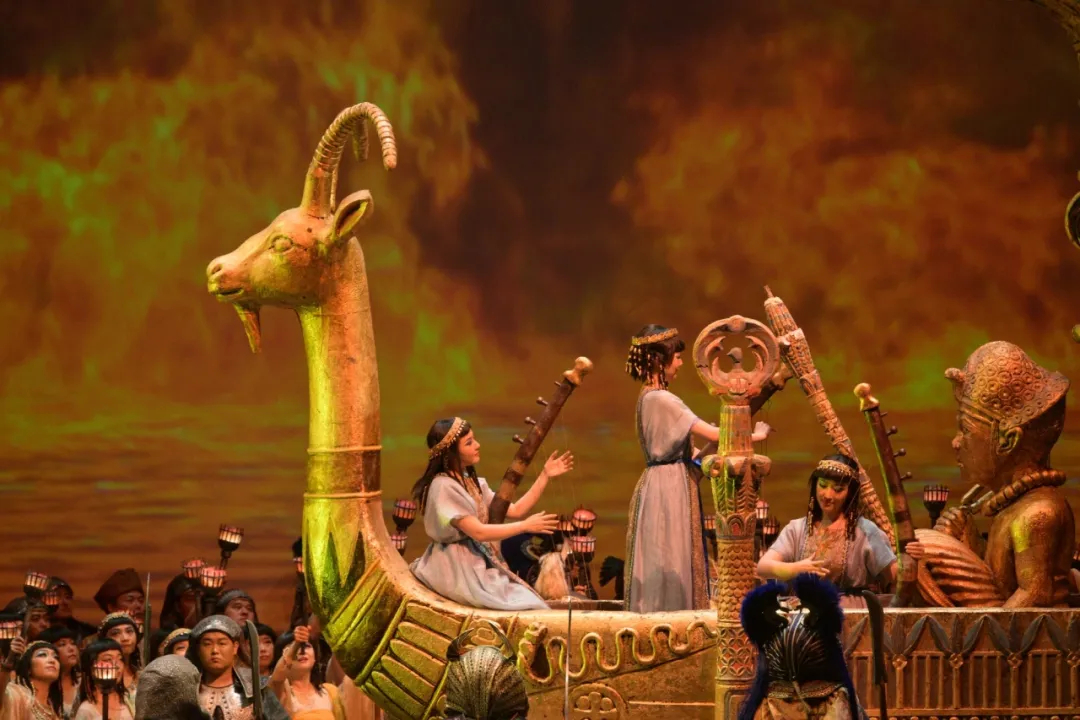 Performing Arts in China tweet media