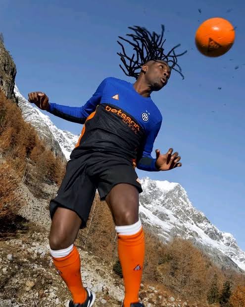 Chjeukmbab tweet media