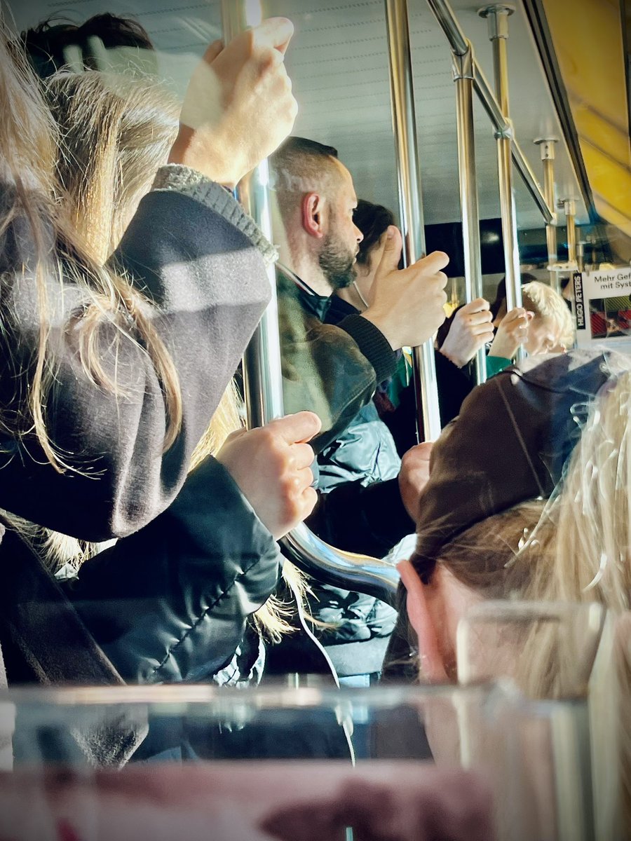 Axl Rokendu 🦊🪖 tweet media