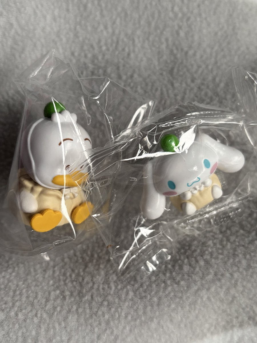 サンリオキャラクターズ　シュウマイ　ガチャ　ガチャガチャ　サンリオ　交換

譲　シナモロール　あひるのペックル
求　キティ

郵送での交換希望です。
お気軽にお声かけください🙇🏻‍♀️