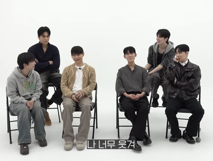 ywianrywianr's tweet photo. "Next time, can someone please put Taichi right next to Yunjae? I'm genuinely worried his neck is going to get stuck ! 😂" #taichi #yunjae #hisman4 https://t.co/14WIWRf84f