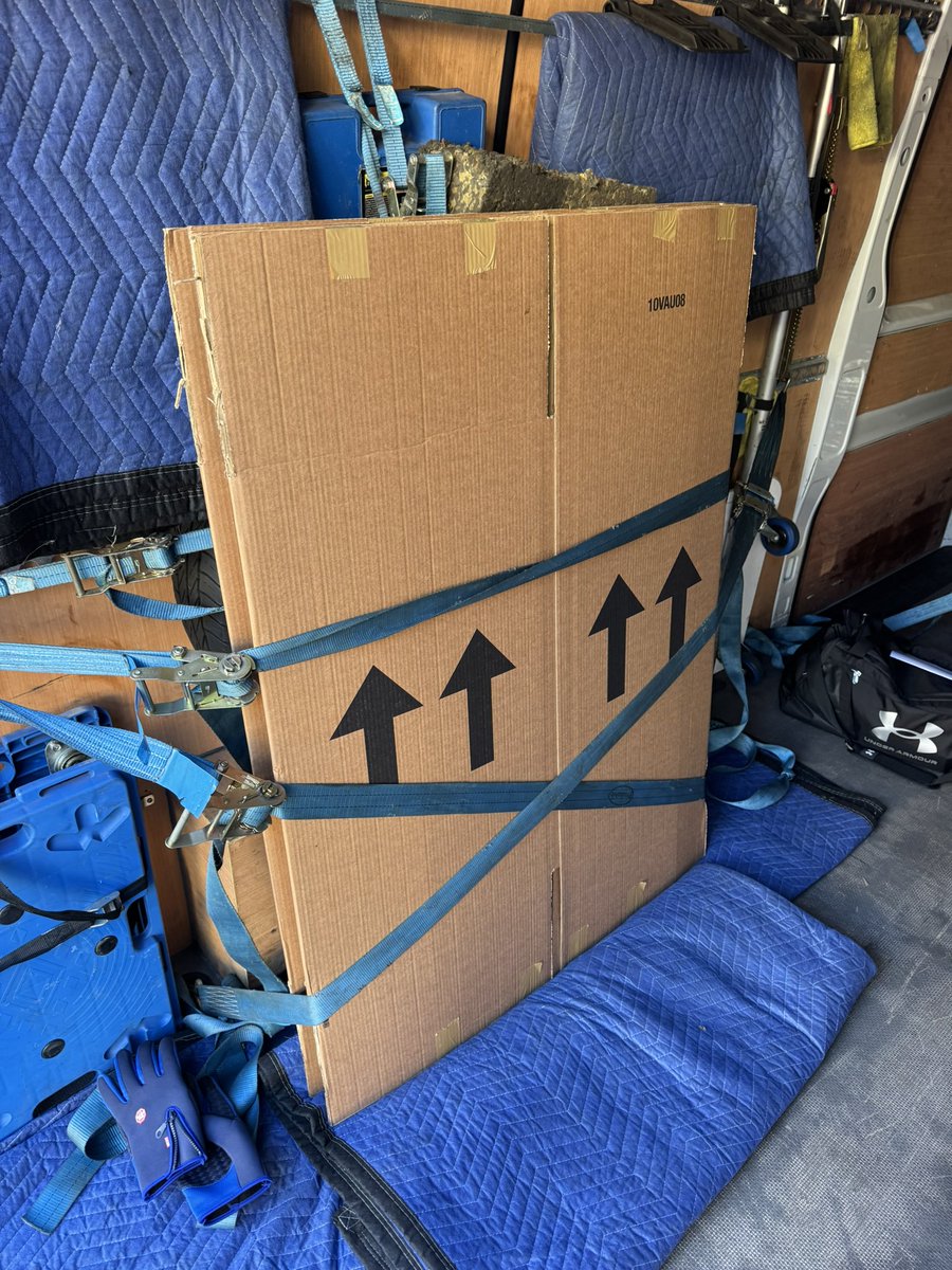 SameDayCoventry's tweet image. 30 minute delay in loading me at South #Wimbledon, the sheets of #glass weren’t ready, so we had to pack them ourselves, but I’ve secured them on the van, and it’s off to #Ware now. 🚚