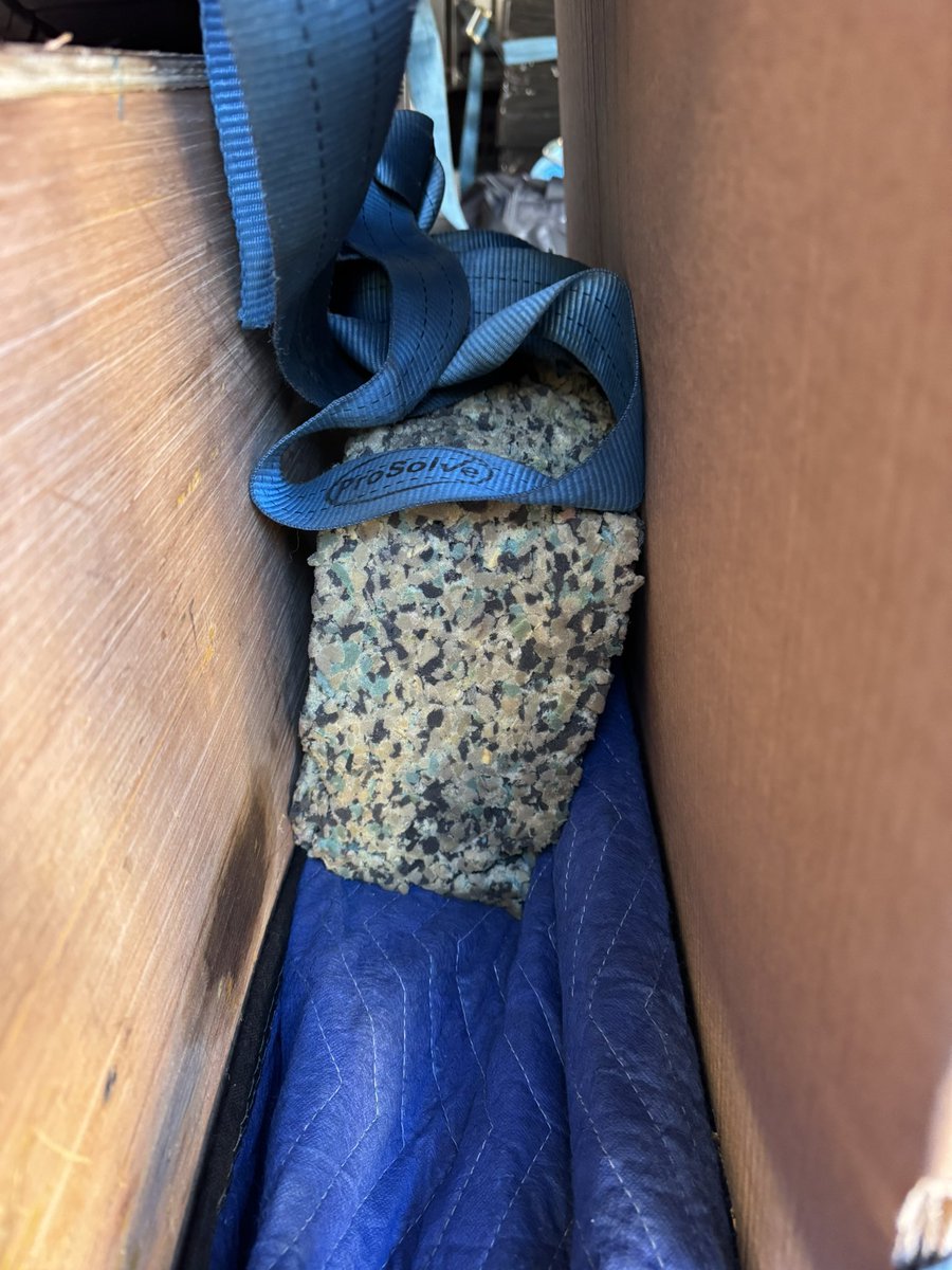 SameDayCoventry's tweet image. 30 minute delay in loading me at South #Wimbledon, the sheets of #glass weren’t ready, so we had to pack them ourselves, but I’ve secured them on the van, and it’s off to #Ware now. 🚚