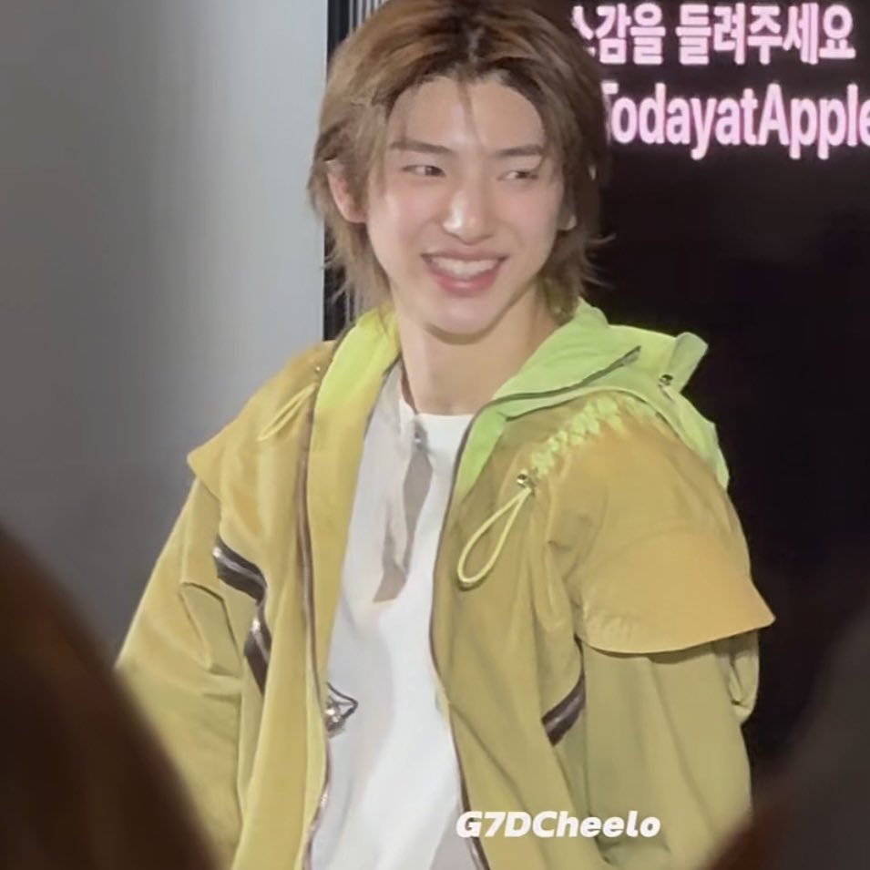 juhoontwt's tweet photo. just spotted a smiley angel https://t.co/hFsUlDNPpm