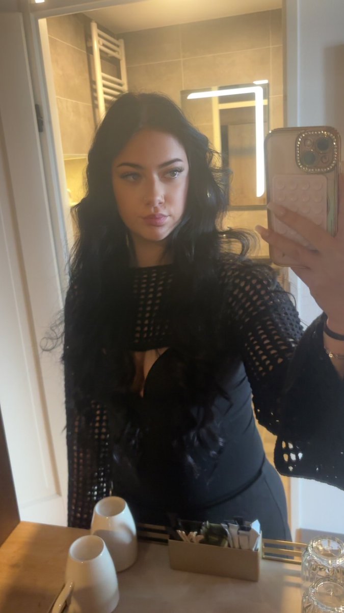 Zelfs als ik niet post weet ik dat je aan mij denkt😂  Ik ga niet meer uit je hoofd zielige piggy.

Vanavond bestel ik sushi op jou kosten 

'sushi ' at tikkie.me/pay/6c9ulmmned…

Findomnl Findom feetworship humanATM