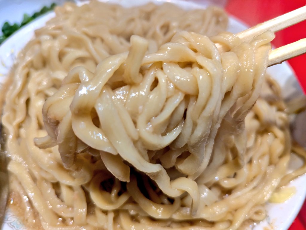 ハシビロ tweet media