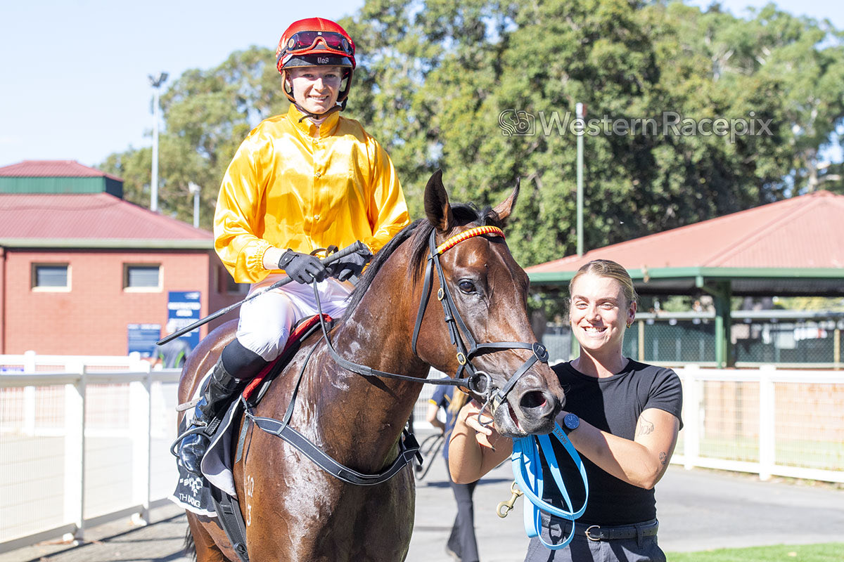 Western Racepix tweet media