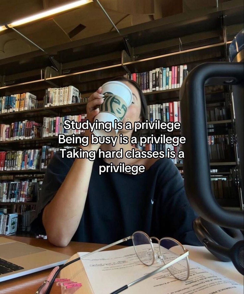 •☆• tweet media