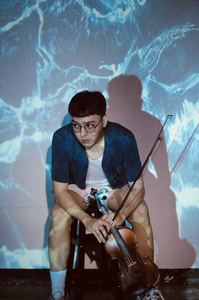 avi_mclld's tweet photo. Shelby changed f-holes 🎻 https://t.co/ZWNBrJB4JH