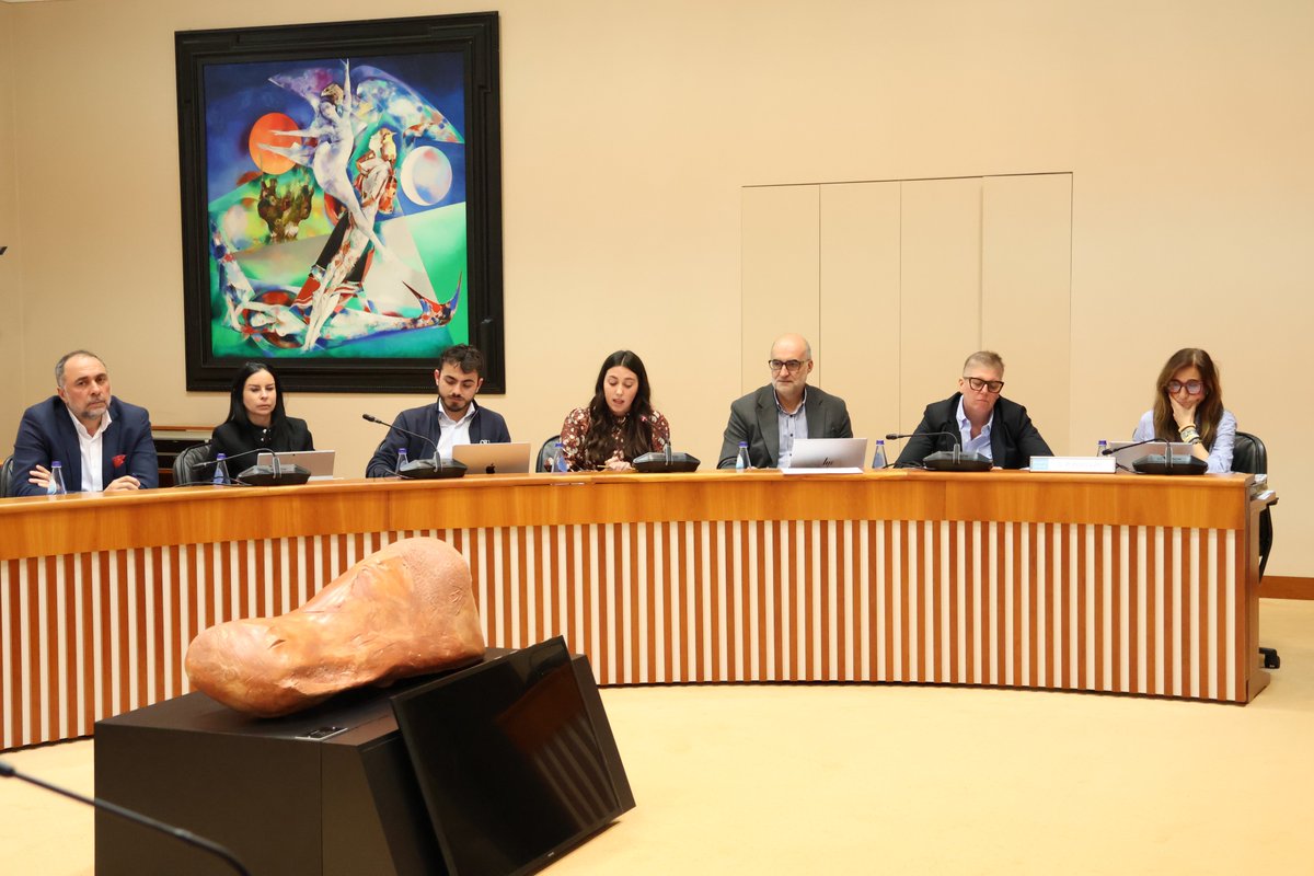 Parlamento Galicia tweet media