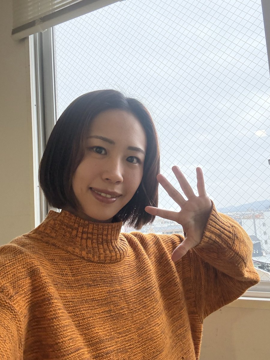 mayu_cdp's tweet image. 3月18日
Update Evening!水曜日

今週もよろしくお願いします🌟

メッセージテーマは
「多分私しかしていないこと！」

あなたからのメッセージお待ちしてます💌

#UpdateEvening