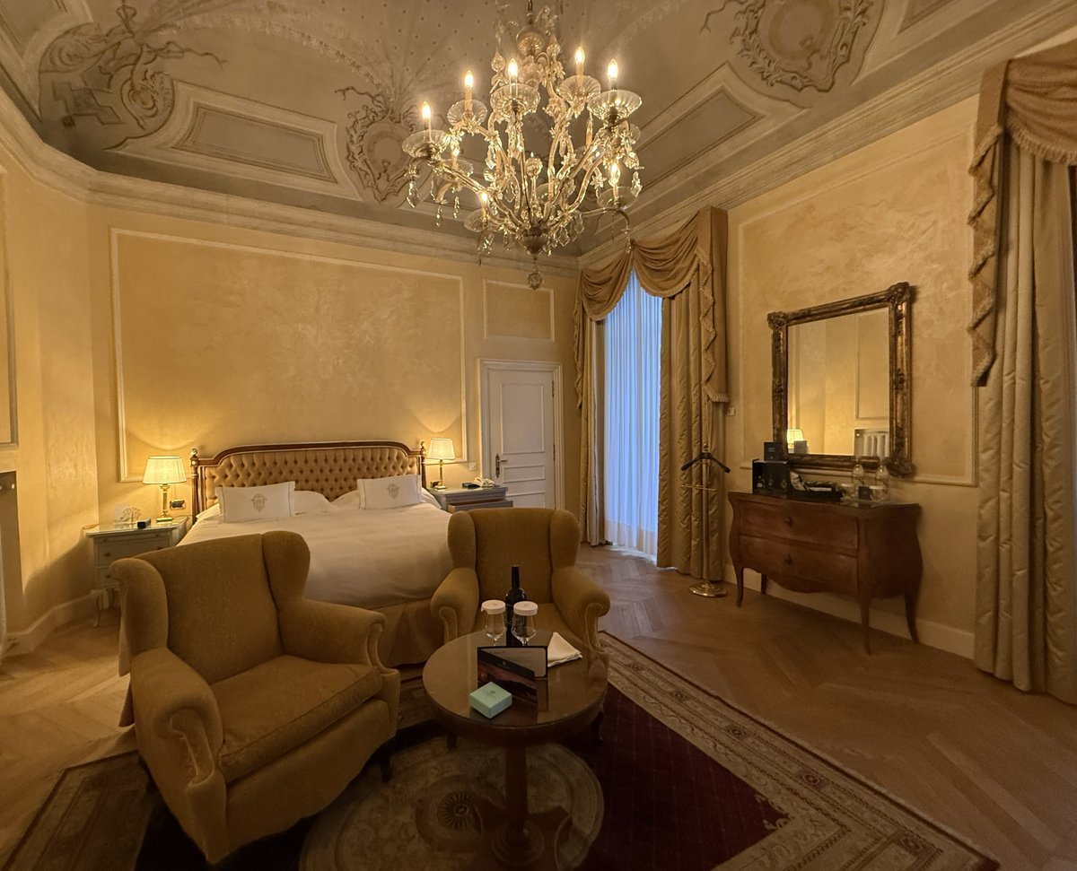 Stinkella tweet media