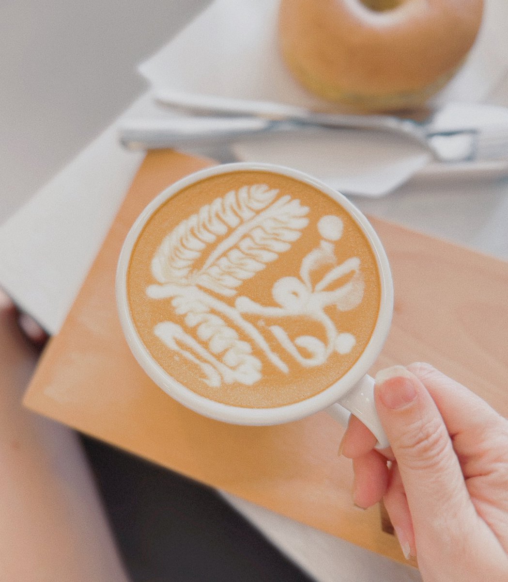 mewmew_meeowwww's tweet image. An ordinary time. ❤️

Tuna melt อร่อยมากกก
#CoffeeLover #LatteArt