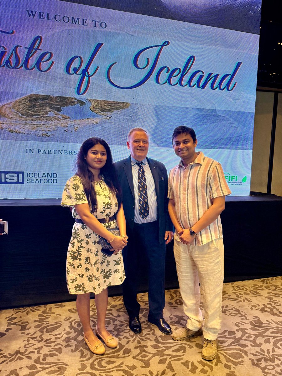 FlyTrail tweet media