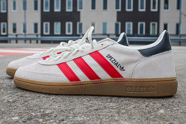 Ajax Life tweet media