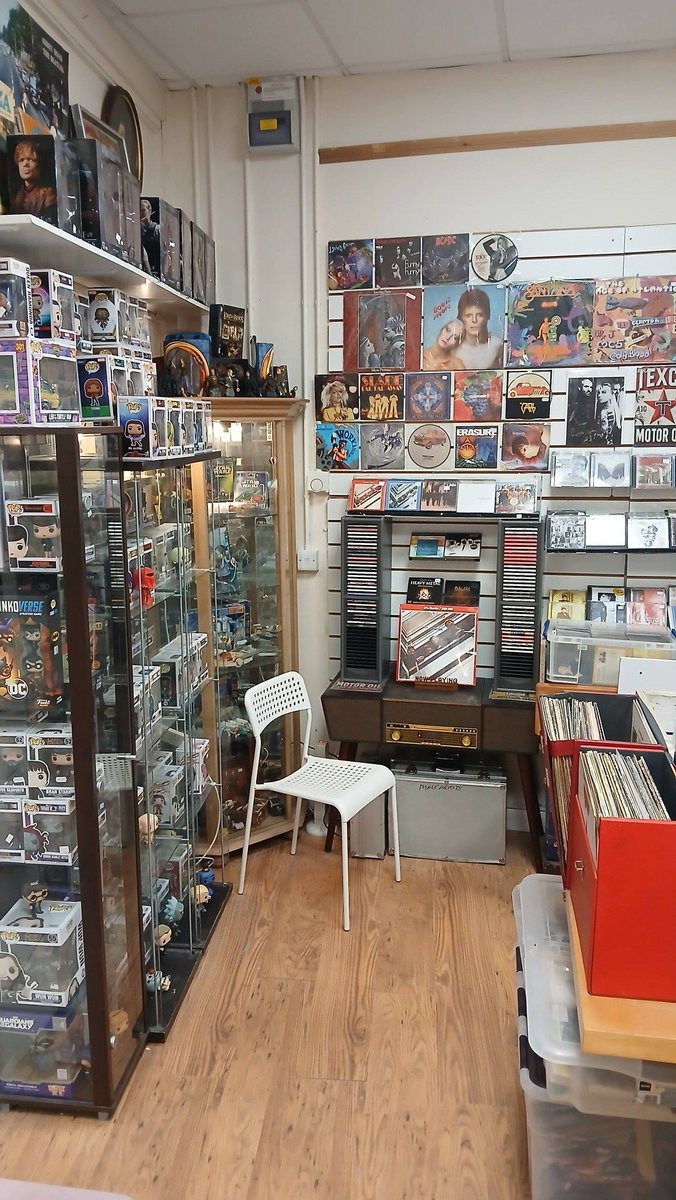 UK Record Shops tweet media