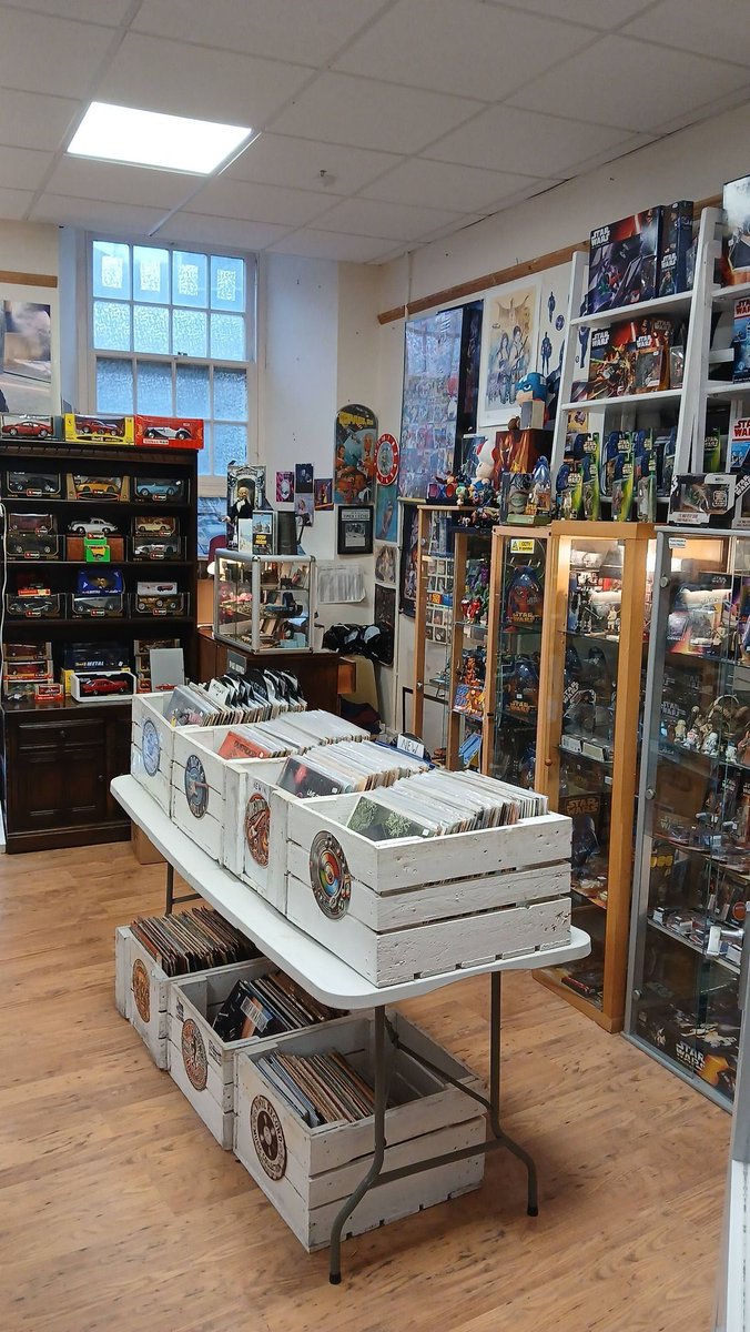 UK Record Shops tweet media