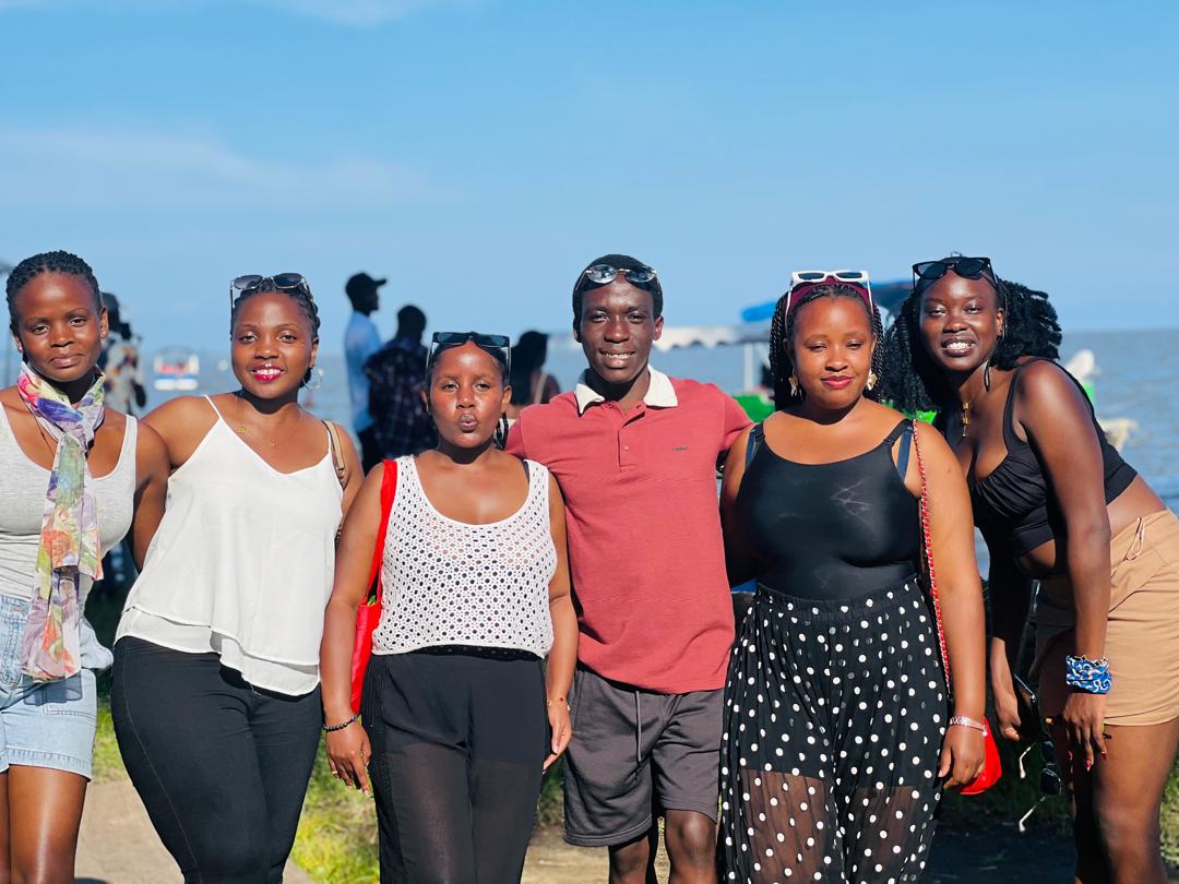 Smackists tweet media