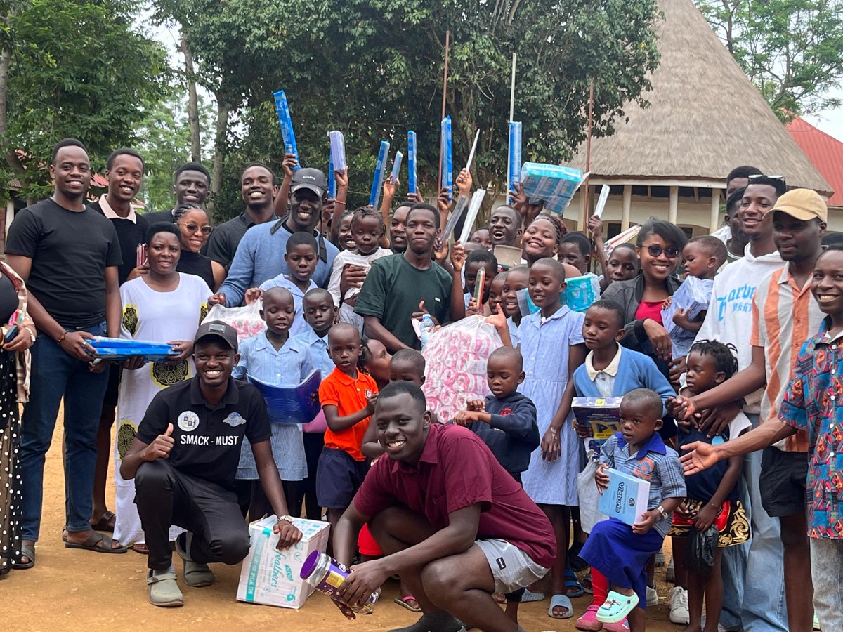 Smackists tweet media