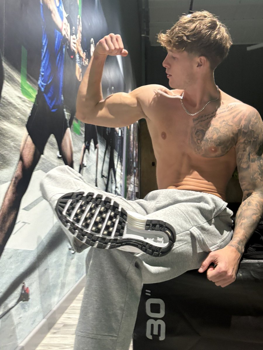 Master Bradley (King Of Findom) tweet media