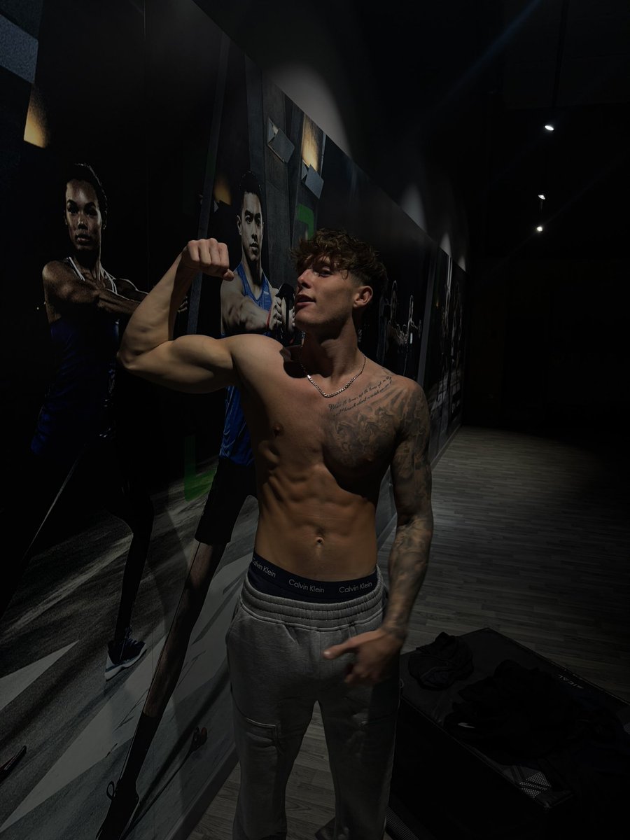 Master Bradley (King Of Findom) tweet media