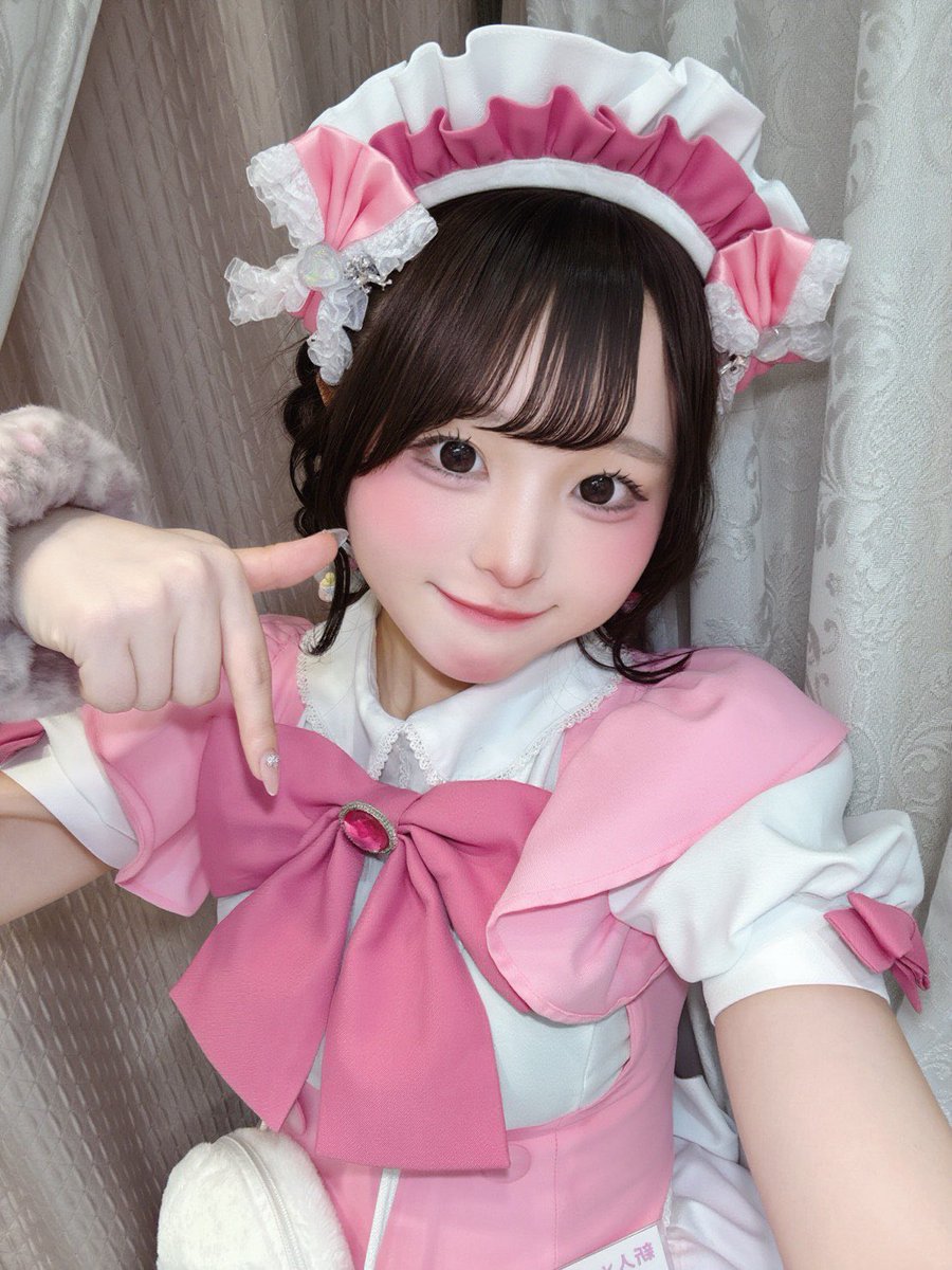 twintail_akb's tweet photo. すやちゃん、7階でお給仕開始です🎀 https://t.co/7wqivdSy9X