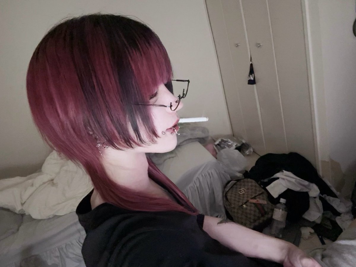 Valentine tweet media