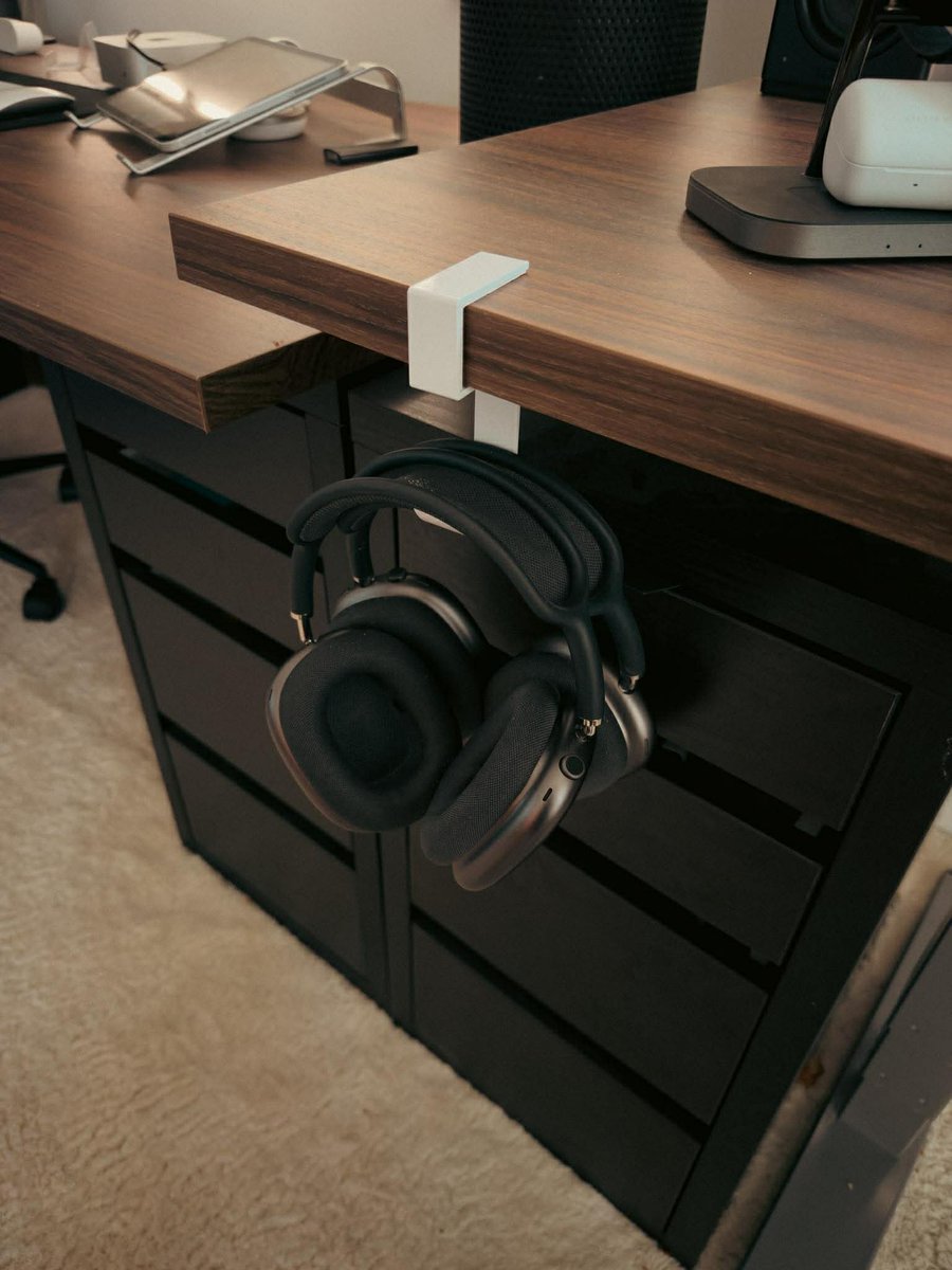 Powlisher tweet media