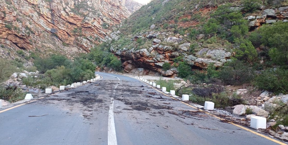 _ArriveAlive's tweet image. Meiringspoort remains closed while cleaning operations are currently underway.

arrr.co.za/arkJZ

#ArriveAlive #RoadClosure #Meiringspoort @Oudtmun