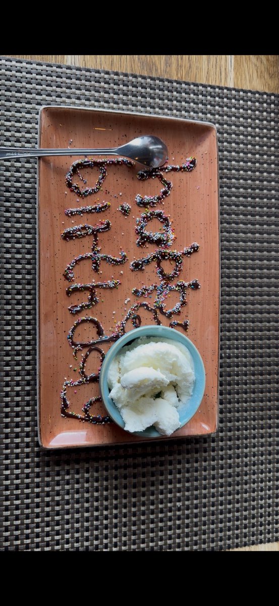 Makhosazana 1981 tweet media