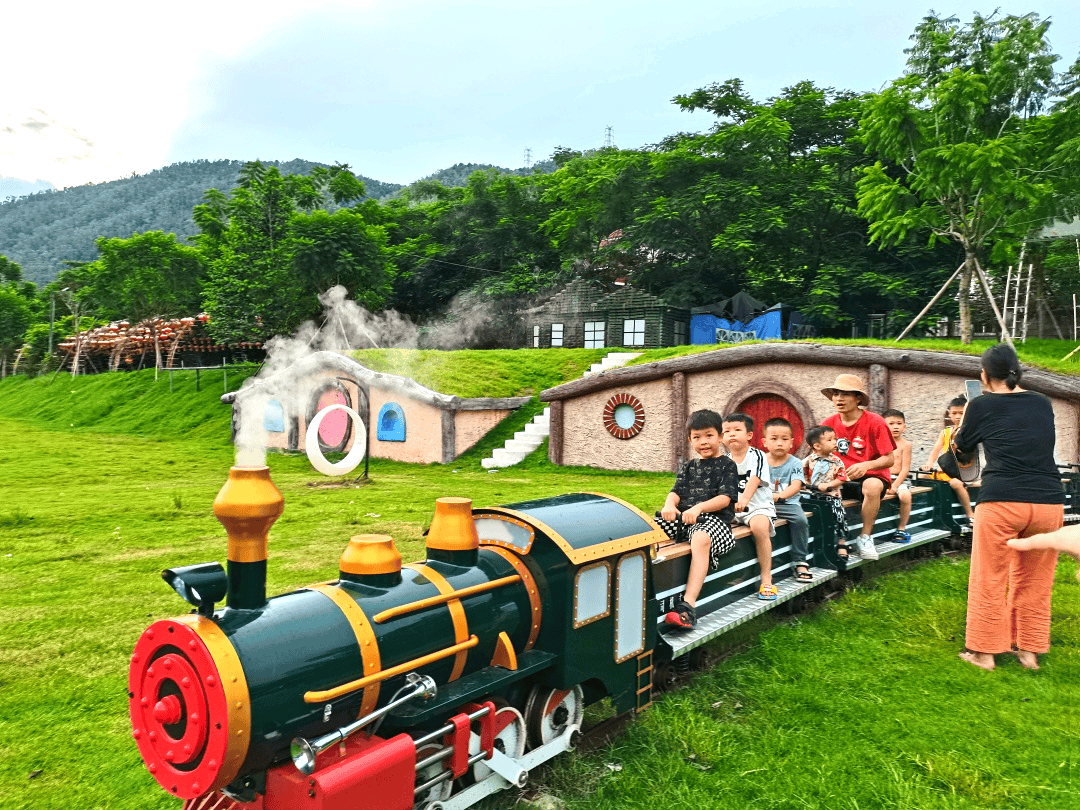 CrazybusThailand tweet media