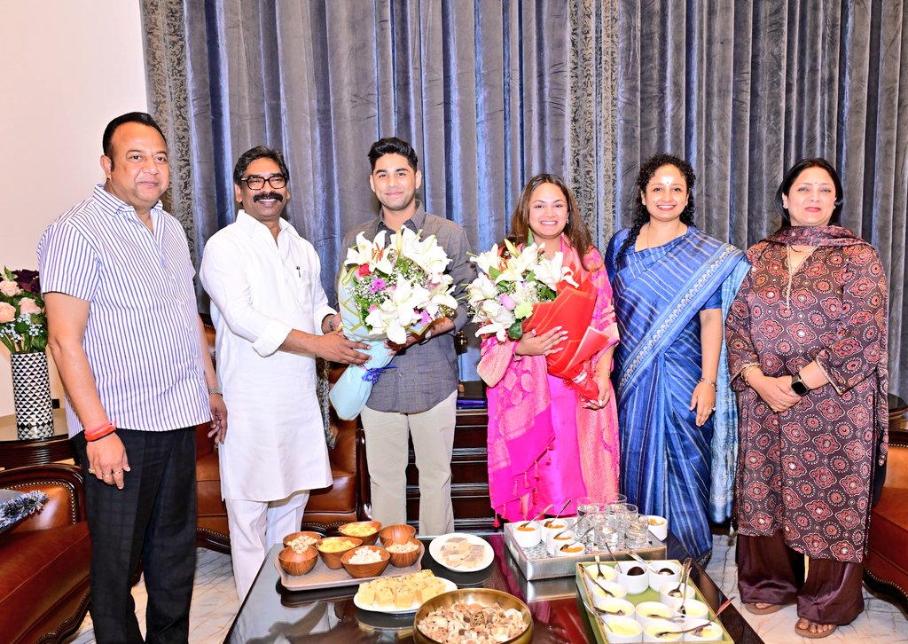 Hemant Soren tweet media