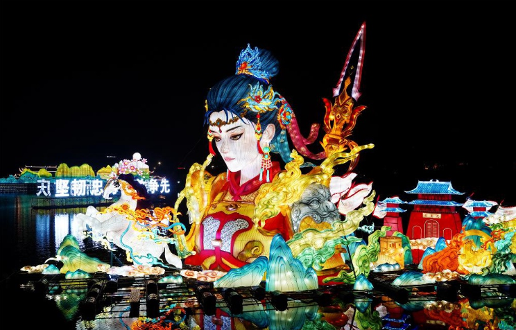 CQ_Liangjiang's tweet image. 🏮 ✨ Last call for the lantern festival at Garden Expo Park!

Experience a romantic nightscape as Longjing Lake glows with dreamlike displays. The event runs until Mar 22, don’t miss the magic! 🌙 #nightout #lightart 

📸 Chongqing Daily