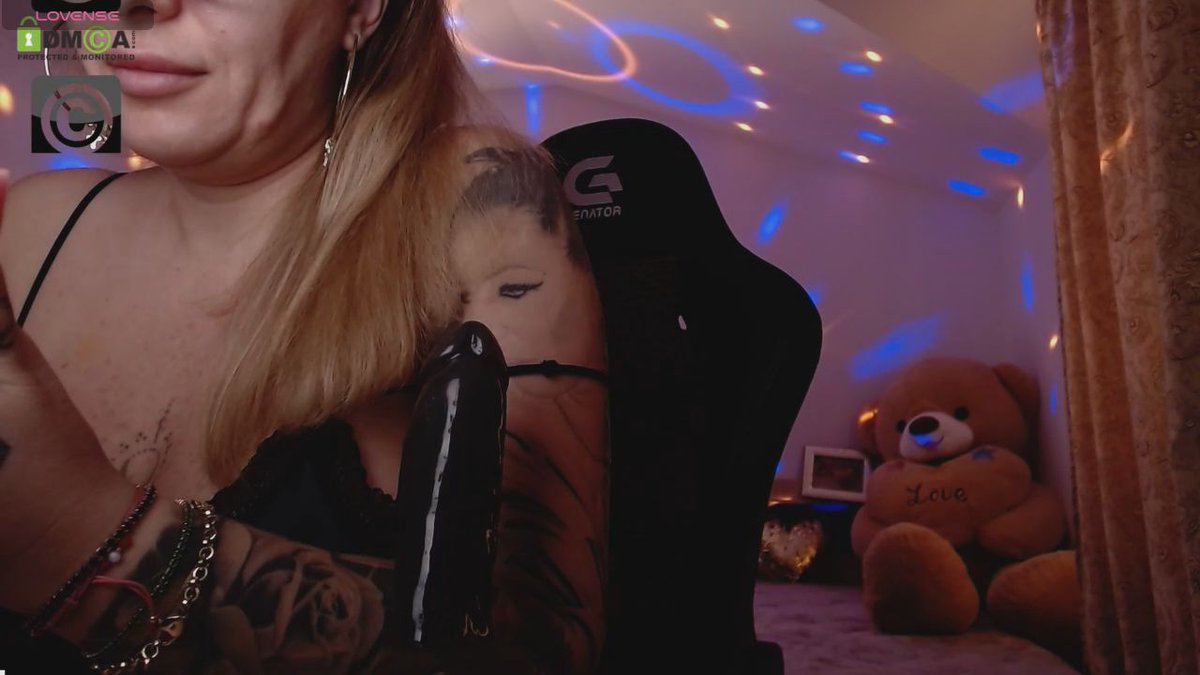 SonyaDevon tweet media