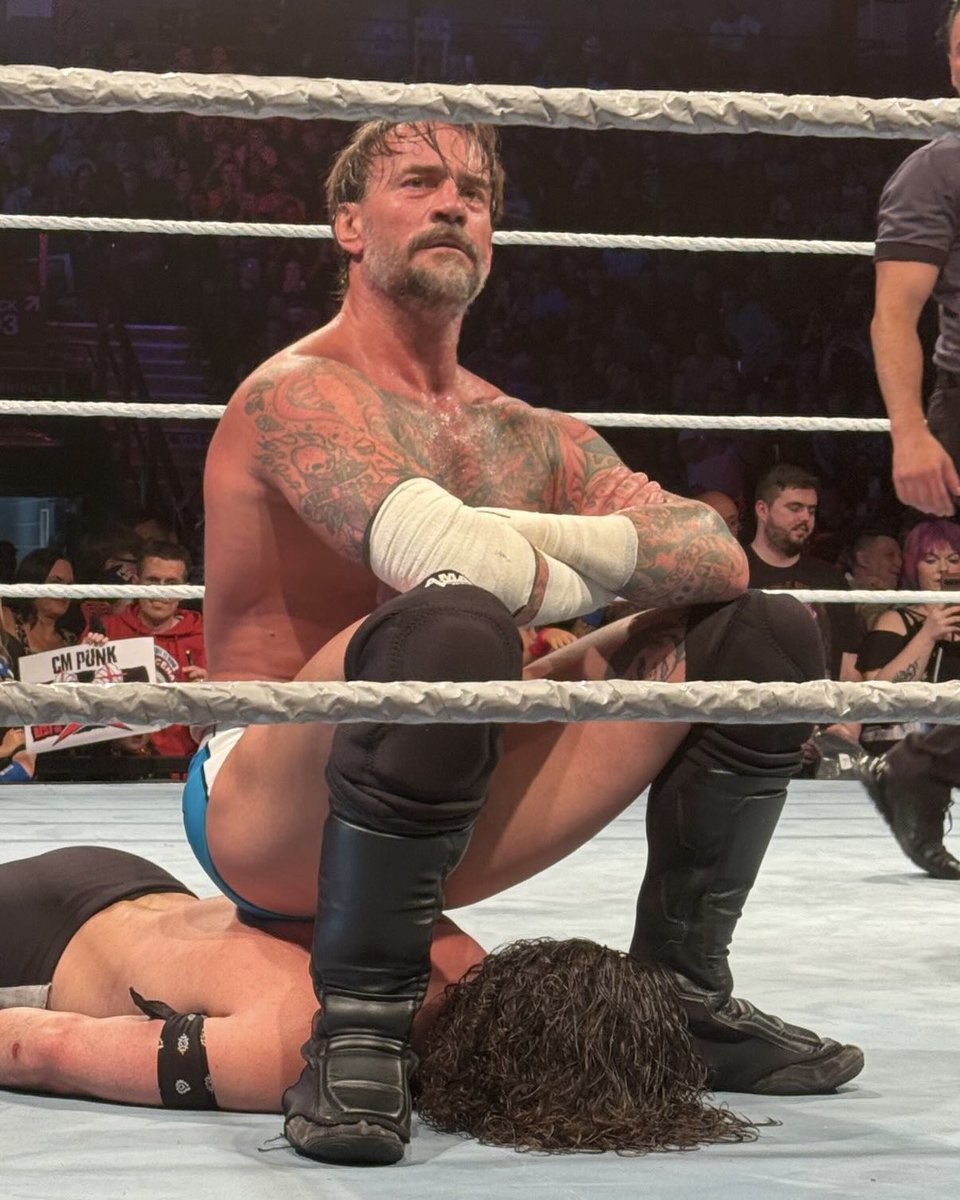 hourly cm punk tweet media