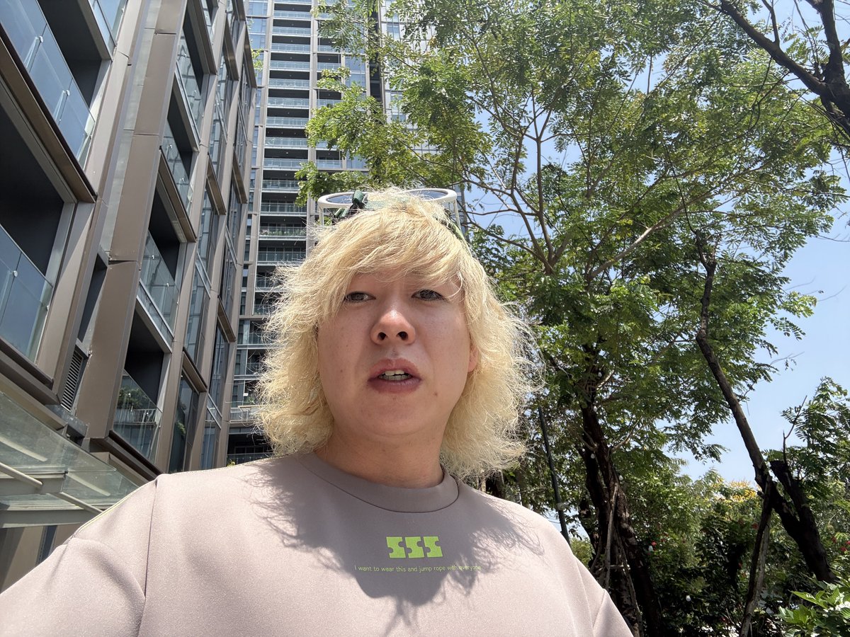 たかさき tweet media