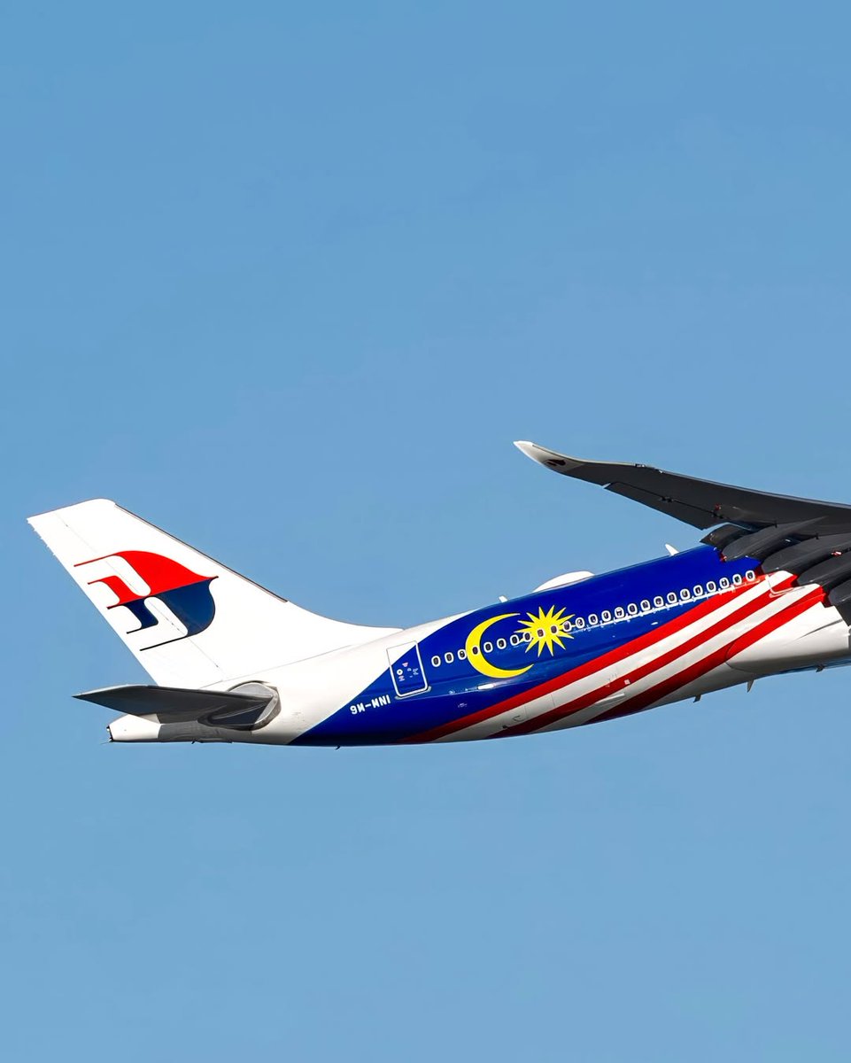 Malaysia Airlines tweet media
