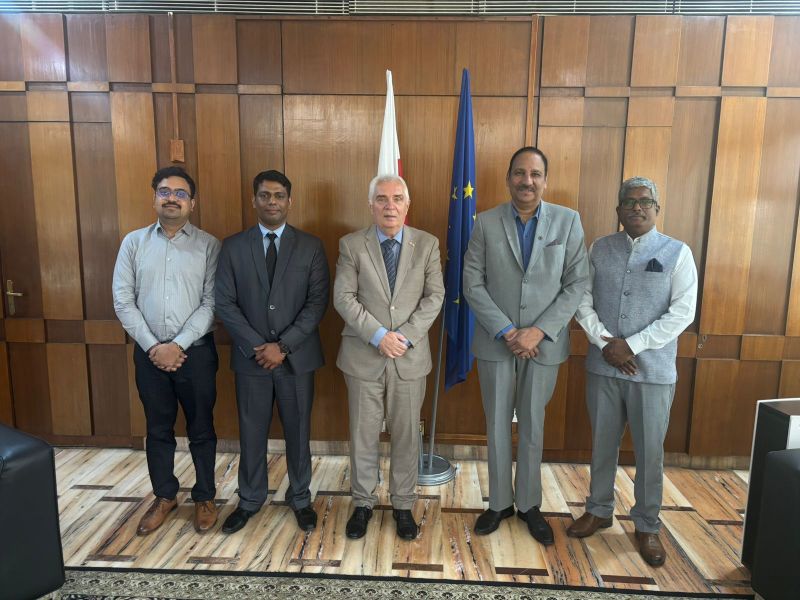 SIA - India tweet media