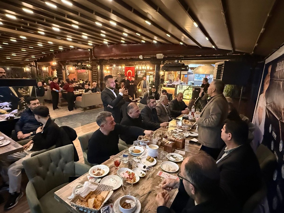 I L G A Z  B E L E D İ Y E S İ ( Ç A N K I R I ) 
BAŞKANIMIZ SAYIN MEHMED ÖZTÜRK
BAŞKANIMIZIN; 

ÜYELERİMİZE VERMİŞ OLDUĞU İFTAR PROGRAMINDA BİR ARAYA GELDİK… ALLAH KABUL ETSİN… 🤲

Ilgaz Belediye  Başkanımızın düzenlediği iftar proğramında üyelerimiz ile bir araya geldik.