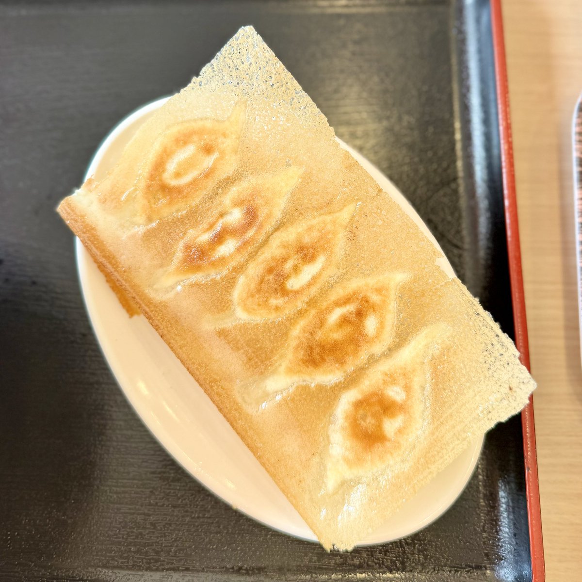隠し味にレッドブルを使った餃子がこちらです
