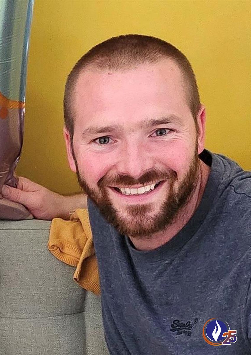 Il y a deux ans, notre collègue Jonathan Savel, de la Direction des unités spéciales (DSU) perdait la vie en opération. Jonathan a donné sa vie, sacrifice ultime, pour la sécurité de la société. Hommage à ce regretté collègue pour son geste. #neverforget #unitedwestand