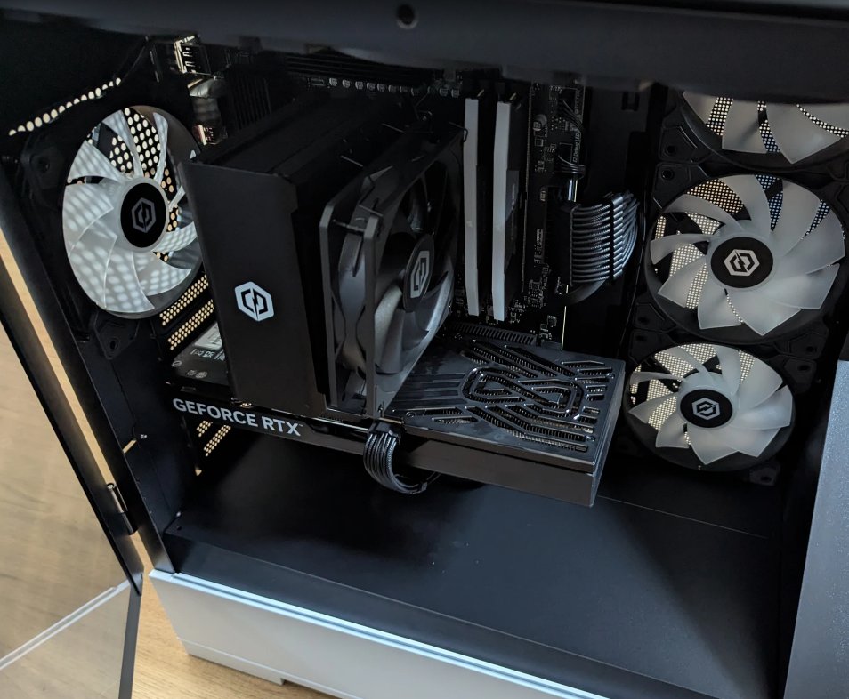 CyberPowerPC UK tweet media