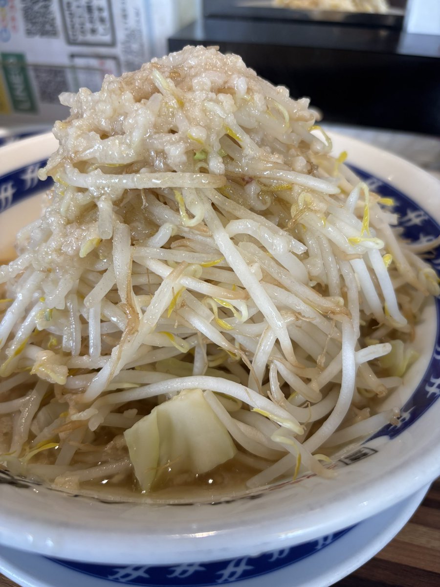 OKUI358's tweet photo. やはりO KU Iの旅立ちとしては、でか盛るでしょう。
これで3キロ、28分。
まずはちょうど良し👌
#デカ盛り
#ラーメン
#Ramen
#okui
#358TV https://t.co/1OAi9TM8Ev