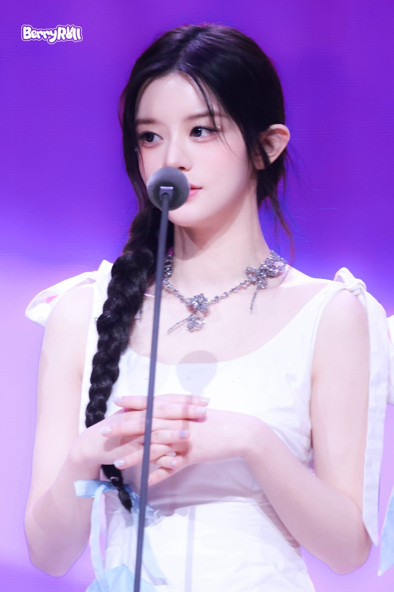 BerryROLL tweet media