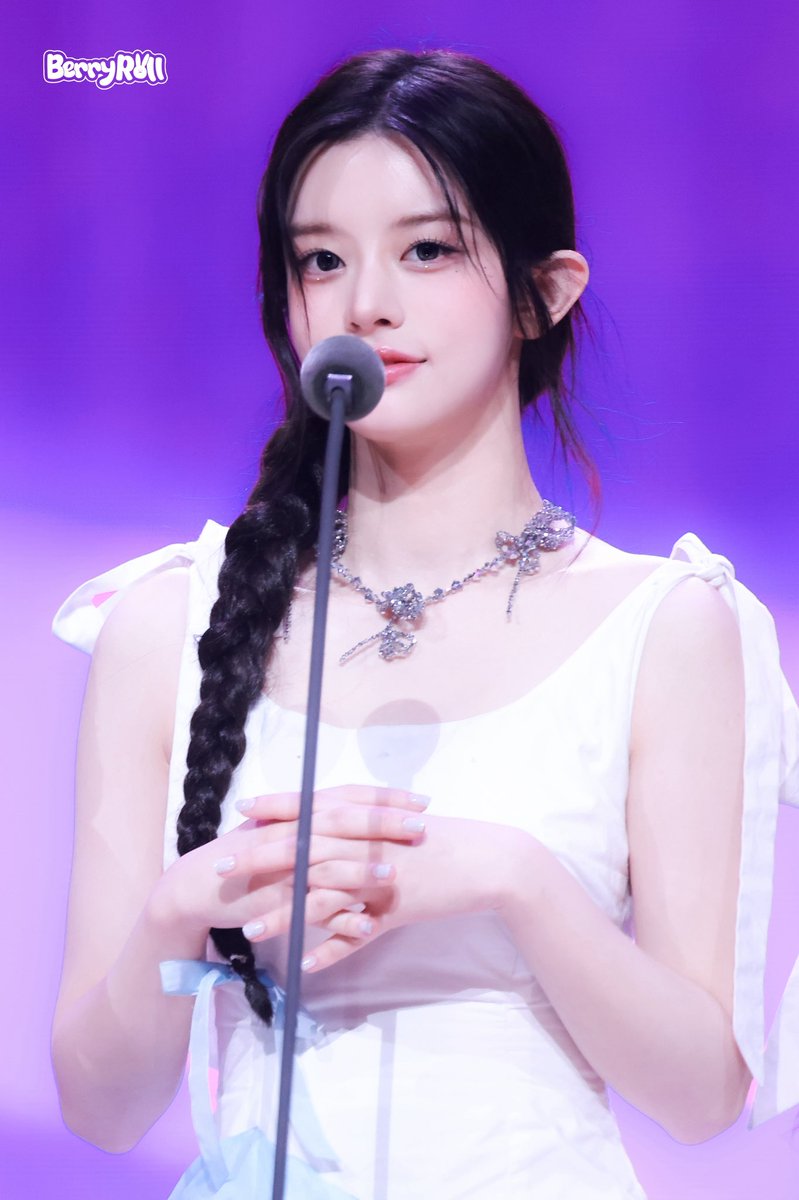 BerryROLL tweet media