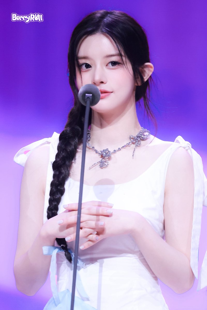 BerryROLL tweet media